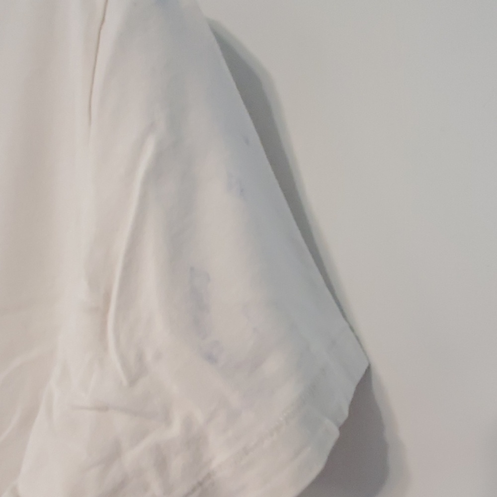 Classic Abercrombie and Fitch Tee - Picture 3 of 5